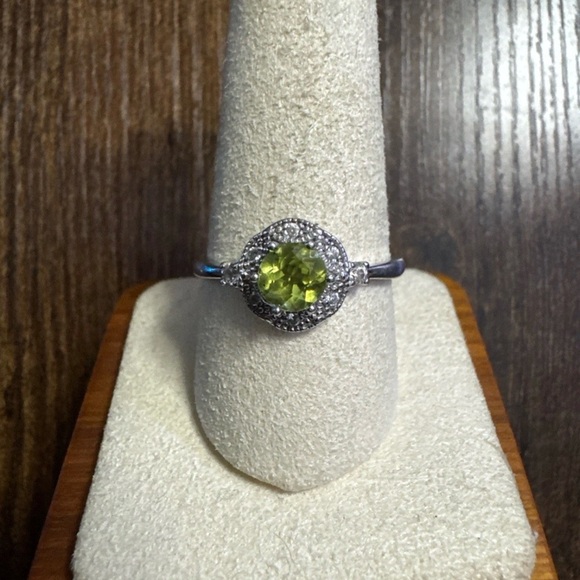 Jewelry - Sterling Silver 925 Green Gemstone CZ Border Ring Size 10 Cocktail Fashion